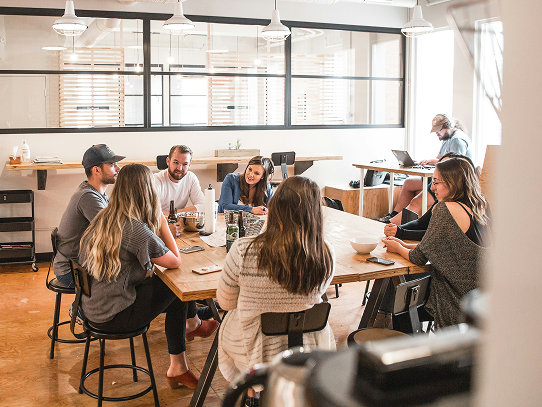 How Ilaria Improved Utilisation and Timesheet Compliance with Ponyrider | Case Study